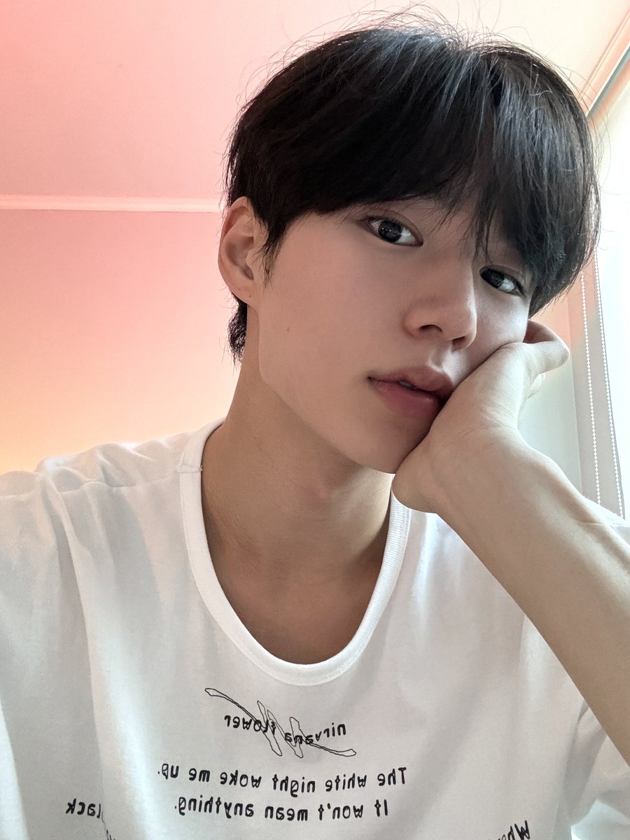 WEi__Member's tweet photo. [#준서] Today's J💕 https://t.co/cyaTKZNTyS