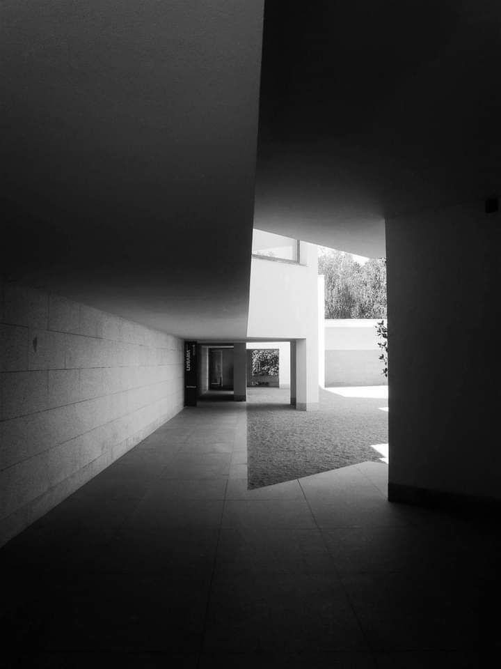 Álvaro Siza...
Serralves Museum, Porto, Portugal
#architecture #arquitectura #AlvaroSiza #Siza