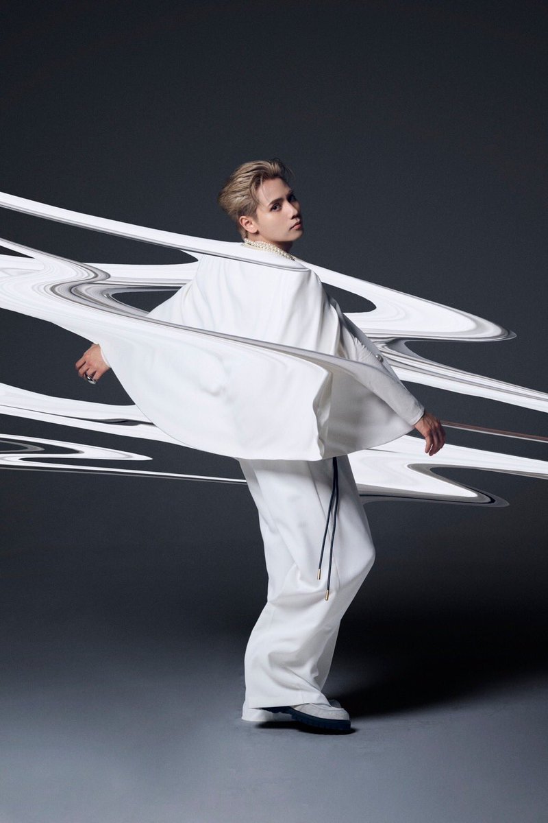 ma55iveofficial's tweet photo. MA55IVE THE RAMPAGE
8/14 release 1st ALBUM
『M5V』New Artist Photo🪐✨

KENTA KAMIYA

https://t.co/6V6BsrrpJE

#MA55IVE #THERAMPAGE #M5V https://t.co/iWjzoLmAhC