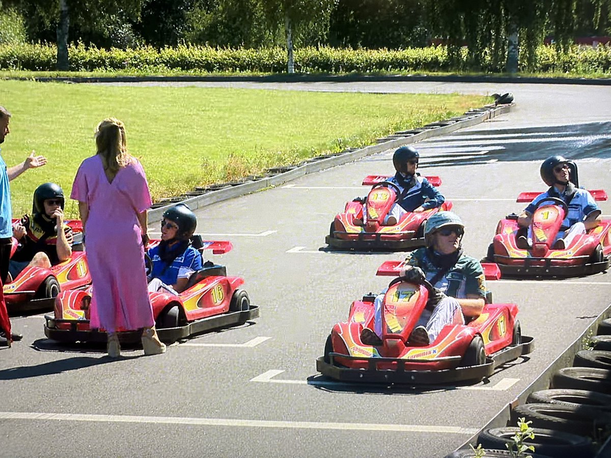 Kuskeliten (+Stenströmer) i en Gokartduell, 11.48 i TV4. Missa inte!