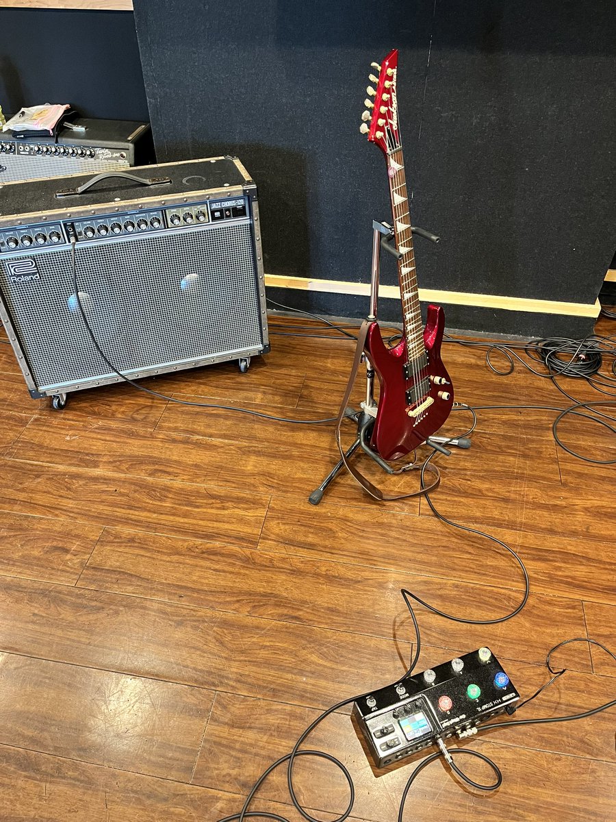 まじバンドって楽しいよな〜！
音楽性もそうだけど、それ以前に一人一人の人間の集まりなのよ。
パーソナルな部分がみんな違う中で、同じ音楽をやる。
こんな楽しいことはない😌
#TRAITOR
#TheLudens