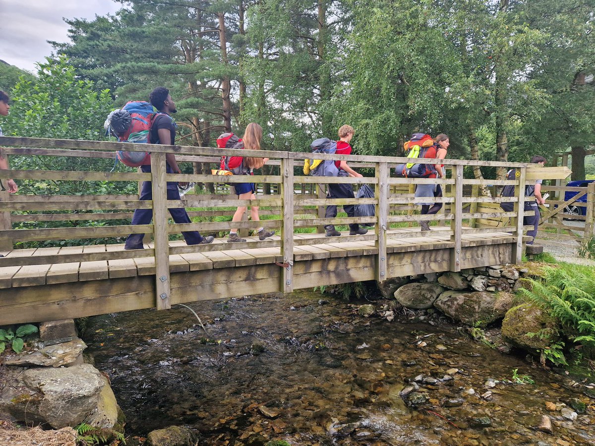 DAOSdofe's tweet image. DAOS GOLD Day 4
A great final day of expedition. With excellent views looking back over Buttermere. Well done to all students on completing this tough challenge!