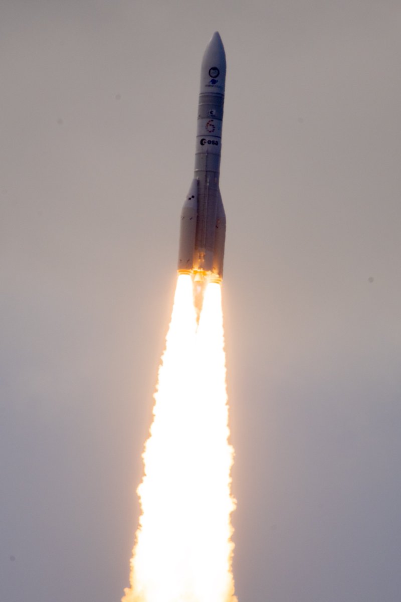 mcannavac's tweet image. Oggi, a #LineaRadioSavona, con GianFunk abbiamo curiosato nel nuovo razzo #Ariane6 e abbiamo anche investigato sulla missione #CURIE!

Grazie a tutti gli ascoltatori, buon sabato a tutti! 🙏👋🚀

Foto: @esa - M. Pédoussaut / @NASA