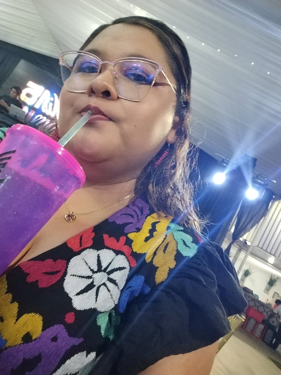 sofia_2891's tweet image. Noche de fiesta y desestress o cuatro #live #Sonrie #noches #fiesta