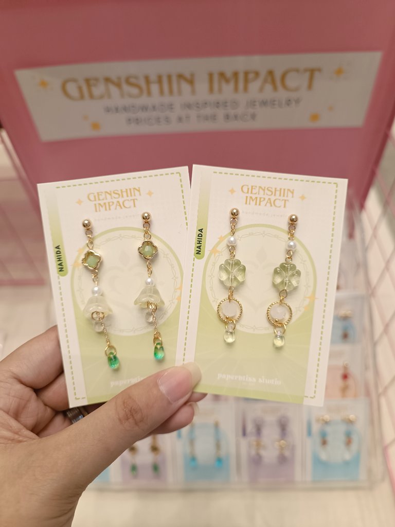 paperblissph's tweet photo. Hi friends! 🫶🏻 Here at Ayala Malls Manila Bay for Pre-Tanabata Festival ✨🩷 See you!! 

#OzineEventsPH #GenshinImpact #JewelryPH #GenshinImpactJewelry #handmadejewelry https://t.co/9SQ2GqQMy8