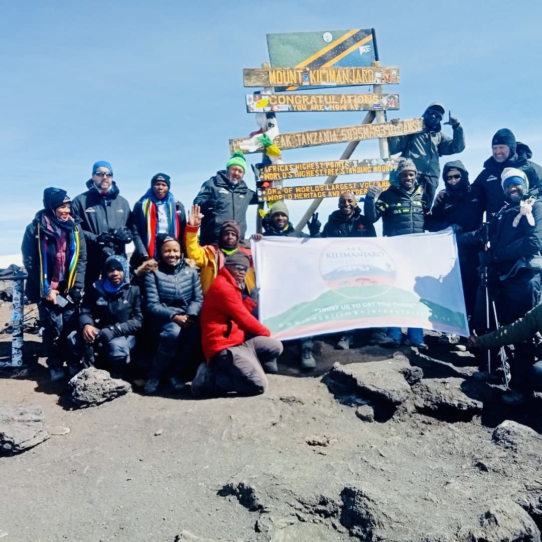 ChangingthingsS's tweet photo. @CyrilRamaphosa Congrats to engineer Bongoza &amp; #Trek4Mandela for successfully climbing Mount Kilimanjaro.
"Let their achievement remind us that, as the South African nation, there is no mountain we cannot climb &amp; no peak we cannot reach." ~ @CyrilRamaphosa 

struggle 4 #EngineerGeneral continues https://t.co/s9JbMciROK