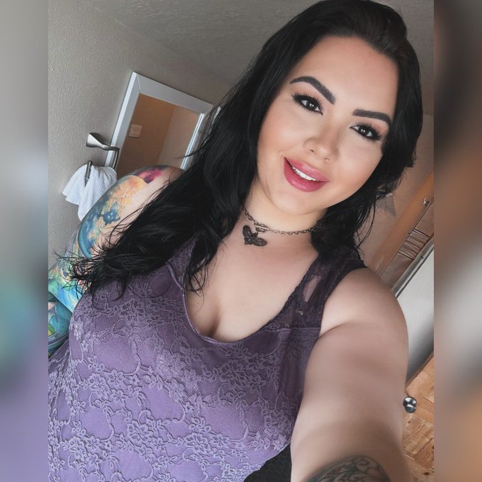 Hi 💜 https://t.co/k2Zq3pBvHE