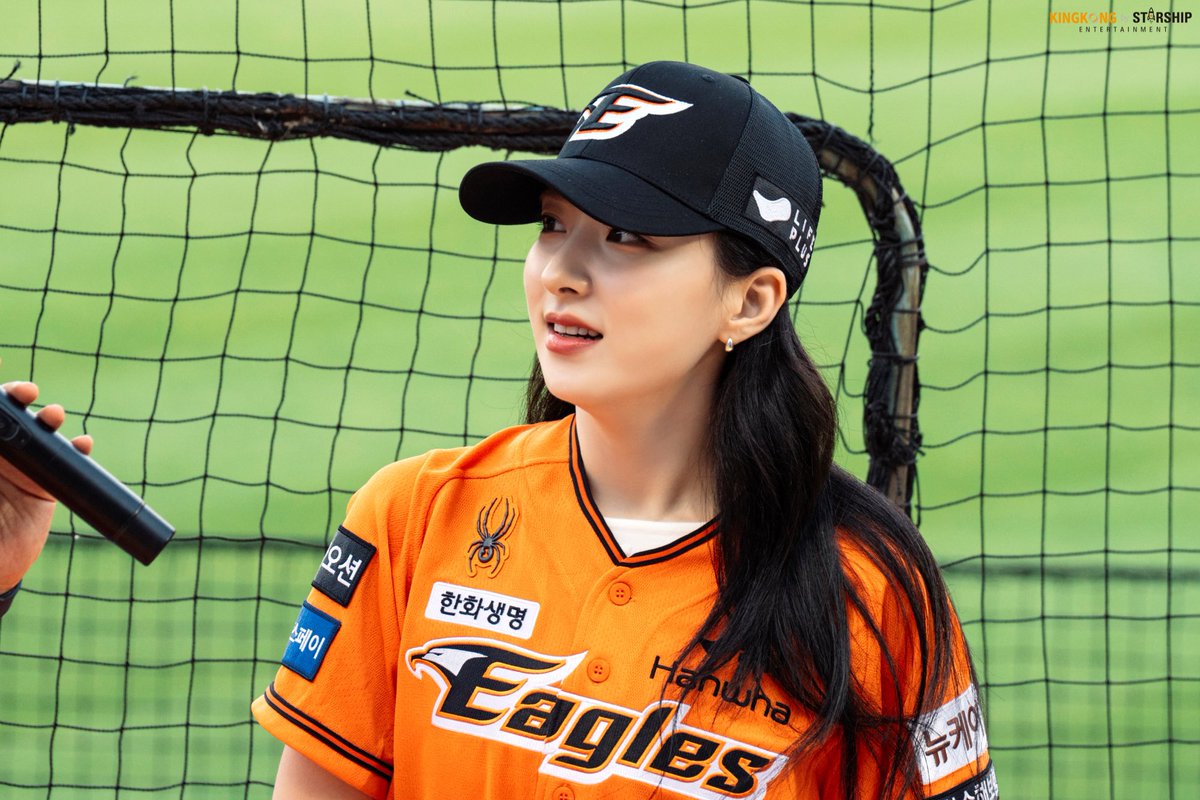 로 tweet media