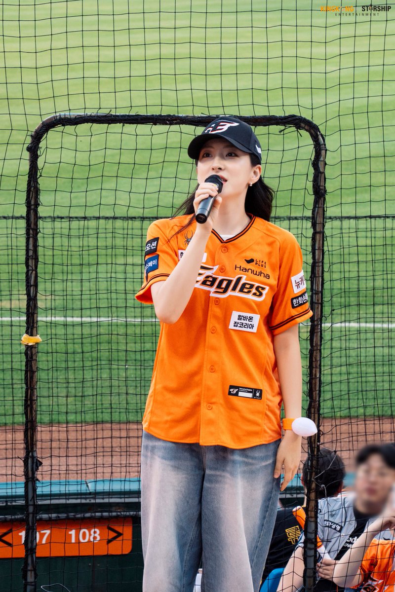 로 tweet media