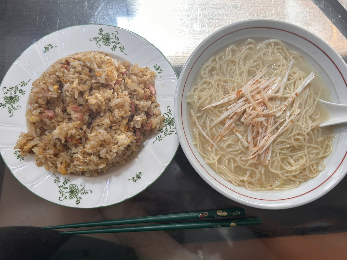 Rk___180's tweet photo. 今日のお昼ご飯っ久しぶりに自分で作ったわ https://t.co/Q0IqYqJmKN