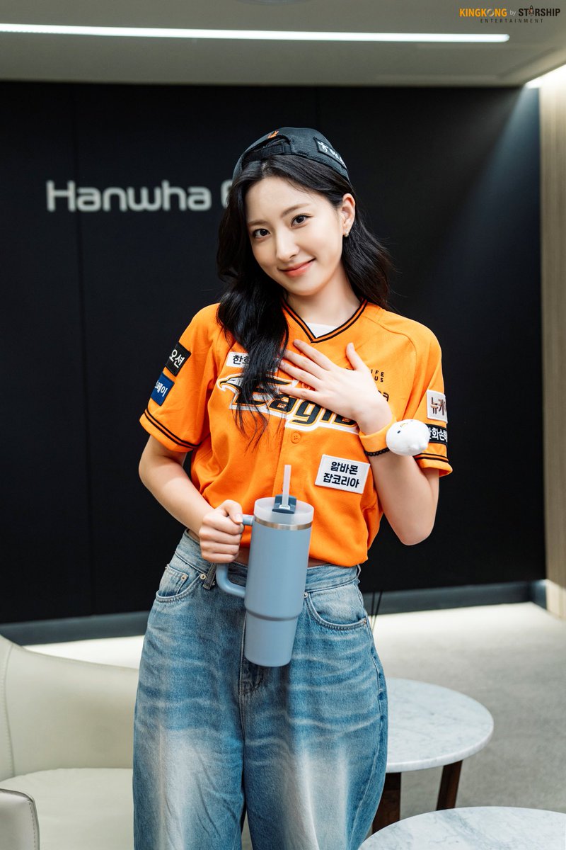 로 tweet media