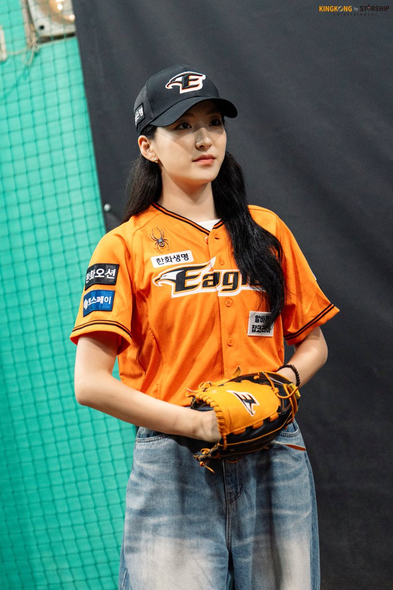 로 tweet media