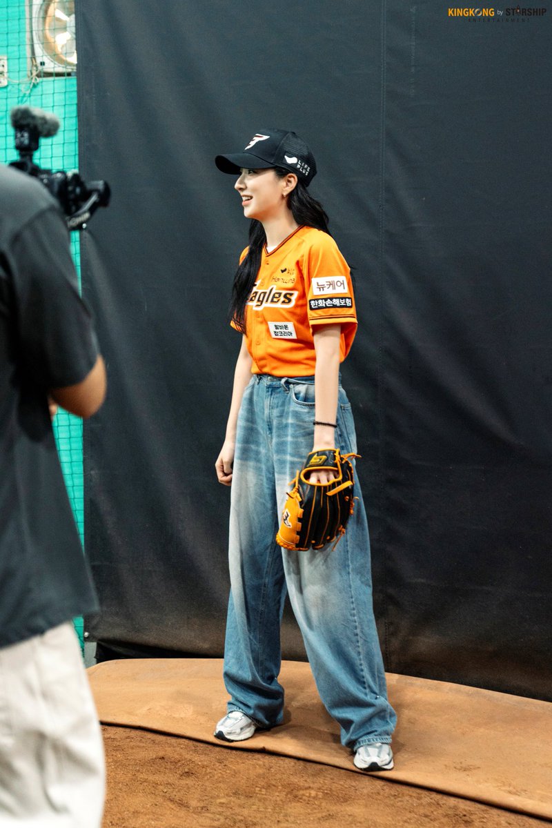 로 tweet media