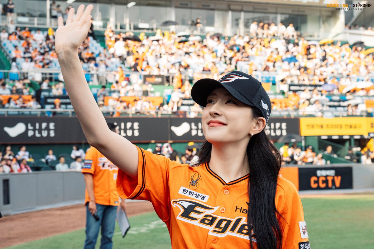 로 tweet media