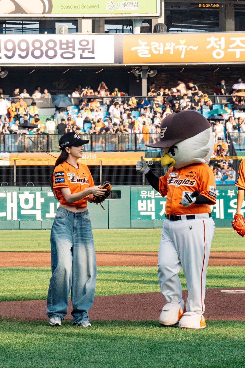 로 tweet media