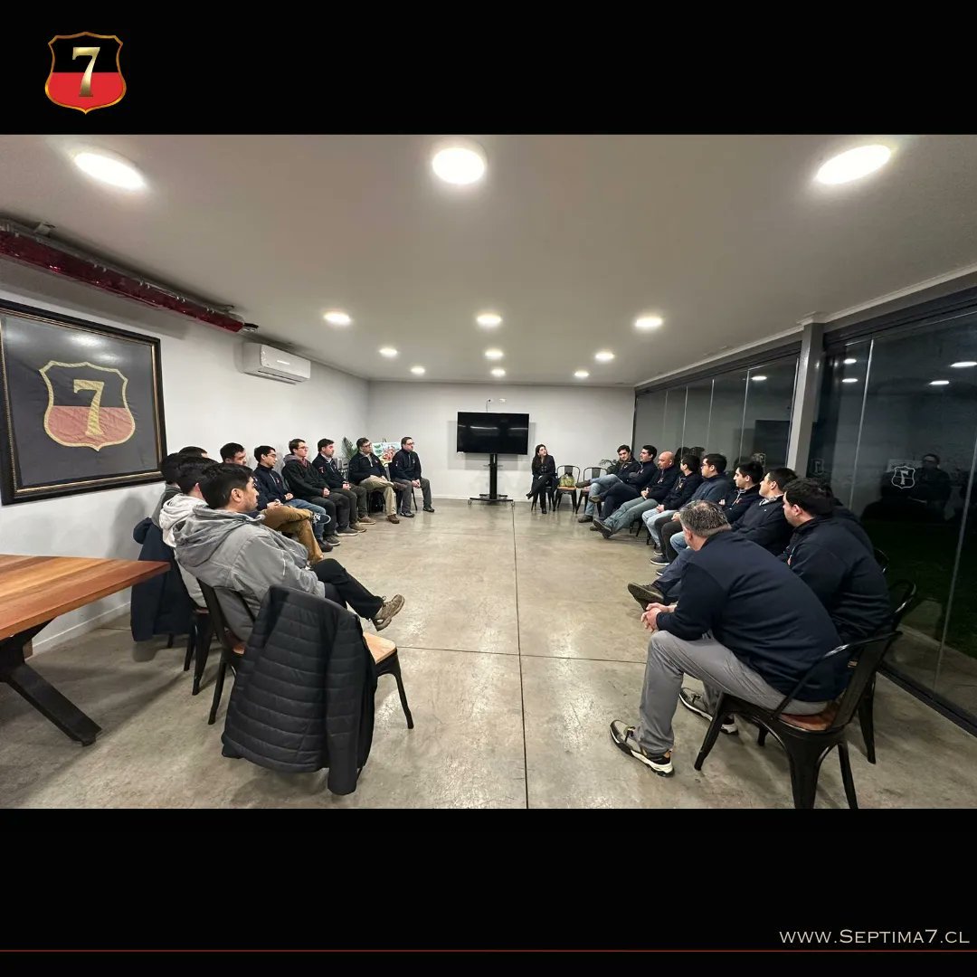 SeptimaSiete's tweet photo. En nuestras dependencias, recibimos la visita de una experta en el área de salud mental. 

Durante su permanencia, conversamos nuestras estrategias para afrontar las diferentes situaciones de emergencia. https://t.co/KK2GUJEbDK