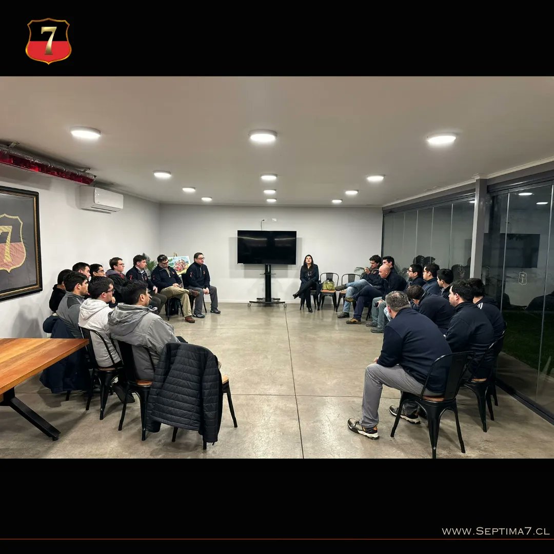 SeptimaSiete's tweet photo. En nuestras dependencias, recibimos la visita de una experta en el área de salud mental. 

Durante su permanencia, conversamos nuestras estrategias para afrontar las diferentes situaciones de emergencia. https://t.co/KK2GUJEbDK
