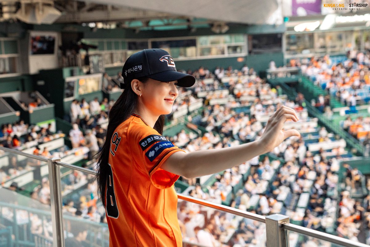 로 tweet media