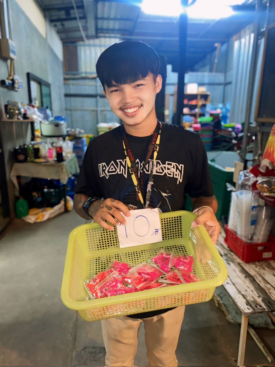 BAWLO11's tweet photo. สนใจอมสักเม็ดไหมค้าบบ 🤭🍭🍭
#บุรีรัมย์รับงาน  #นัดเจอบุรีรัมย์ https://t.co/HTElCMNSm5