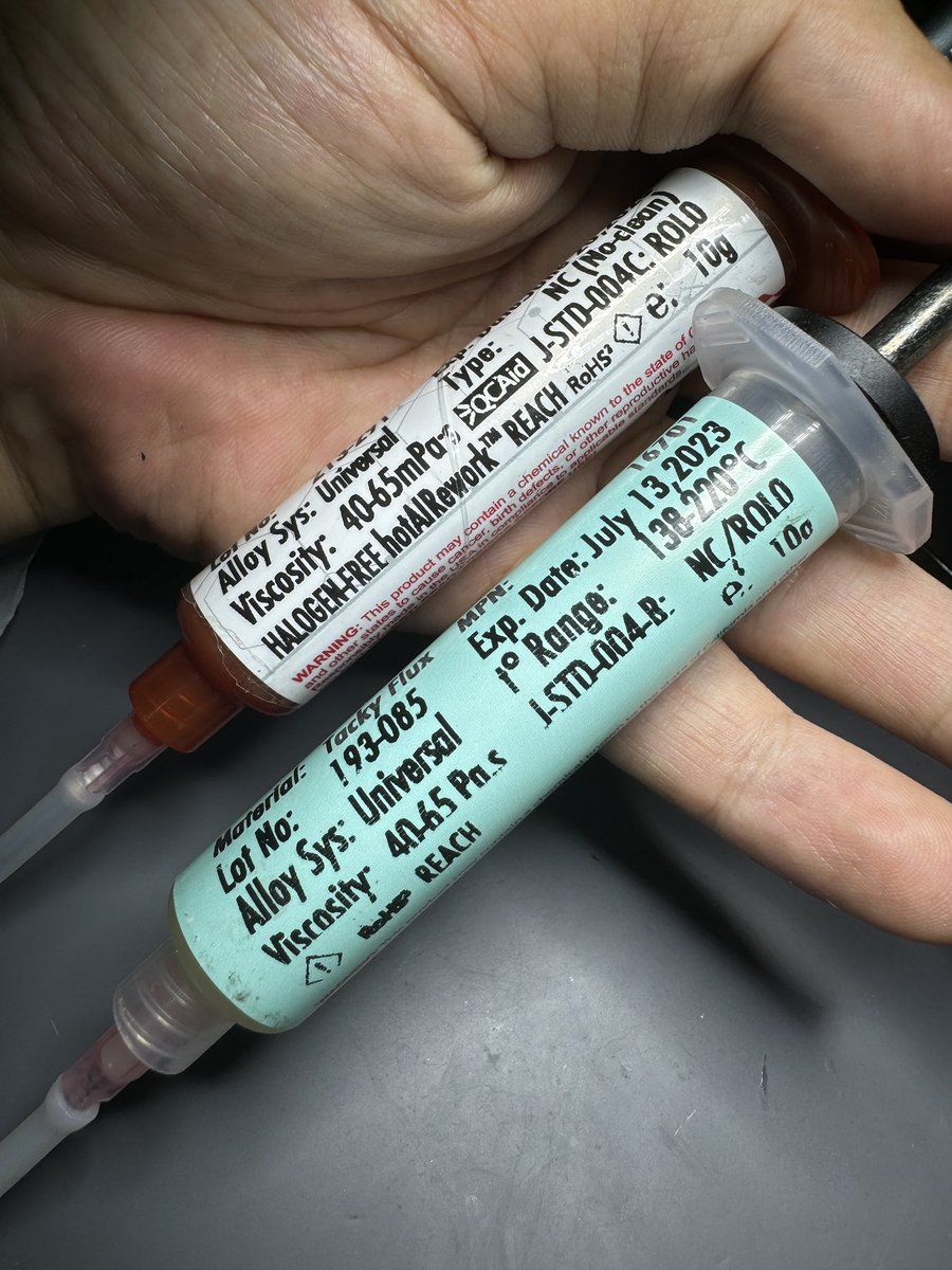 nosIndulgences's tweet photo. Those who r familiar w/ my FLUX preferences, 1 of my fav goto is the #Amtech VS-213-A-TF … from my personal hands-on so far, the #Stirri VS-UHF-TF is the rebranded version. Same milky look, flow, wetting abilities & viscosity values too! Now u know which to buy for replacements https://t.co/iI71euRaji