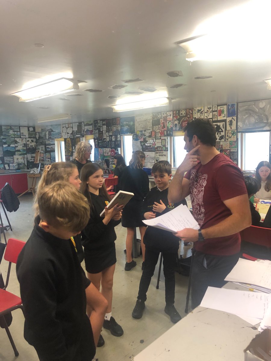 Diweddglo gwych i’r prosiect Ysgolion Creadigol Arweiniol @artscymru Neges Bl7- ‘Achub ein dyfodol, cofio ein gorffennol.’ Diolch <a href="/Twudur/">Tudur Phillips</a> <a href="/sioned_medi/">Sioned Medi Evans</a> <a href="/RhCadwaladr/">Rhian Cadwaladr</a>