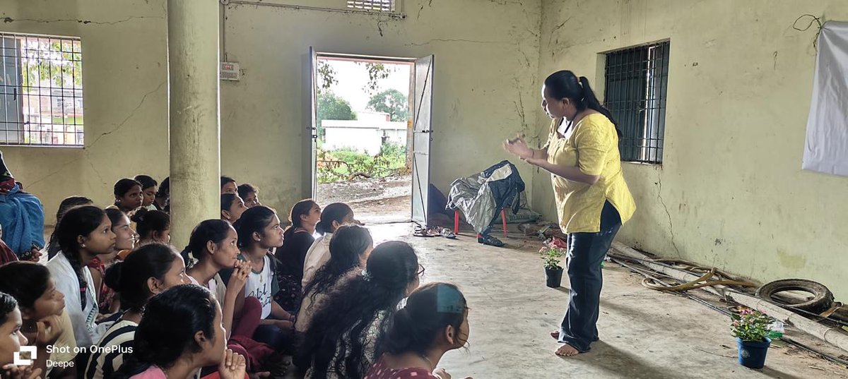 SocioWelfare's tweet photo. Awareness program on Women's hygiene during the menstrual cycle at ward no. 9. It will continue to each and every ward of Balangir Municipality @DeoKalikesh @HFWOdisha @IPR_Odisha @KVSinghDeo1 @MahalingMukesh @sksingh_deo @CollectorBgr @Mun_Balangir @balangir_cdmo https://t.co/Mbmxh7rfcR