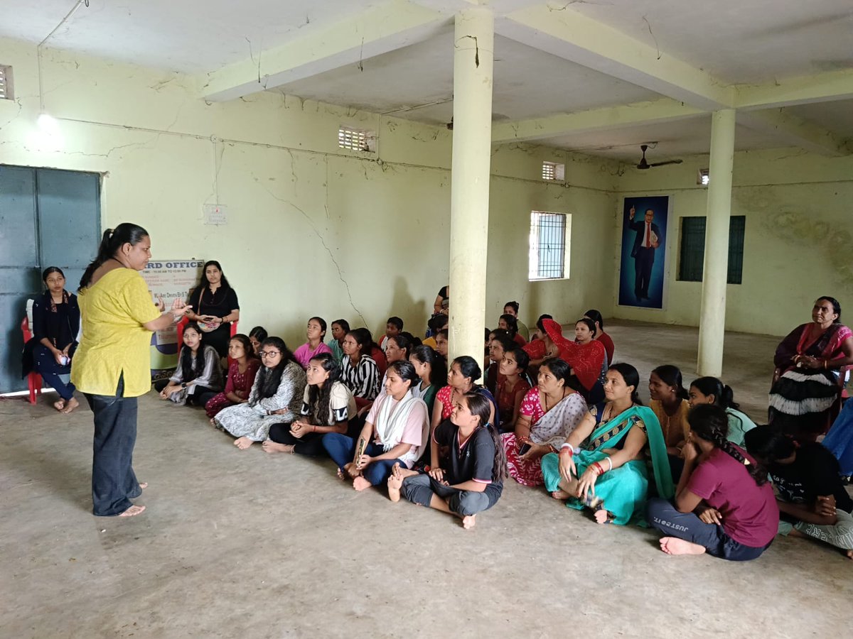 SocioWelfare's tweet photo. Awareness program on Women's hygiene during the menstrual cycle at ward no. 9. It will continue to each and every ward of Balangir Municipality @DeoKalikesh @HFWOdisha @IPR_Odisha @KVSinghDeo1 @MahalingMukesh @sksingh_deo @CollectorBgr @Mun_Balangir @balangir_cdmo https://t.co/Mbmxh7rfcR