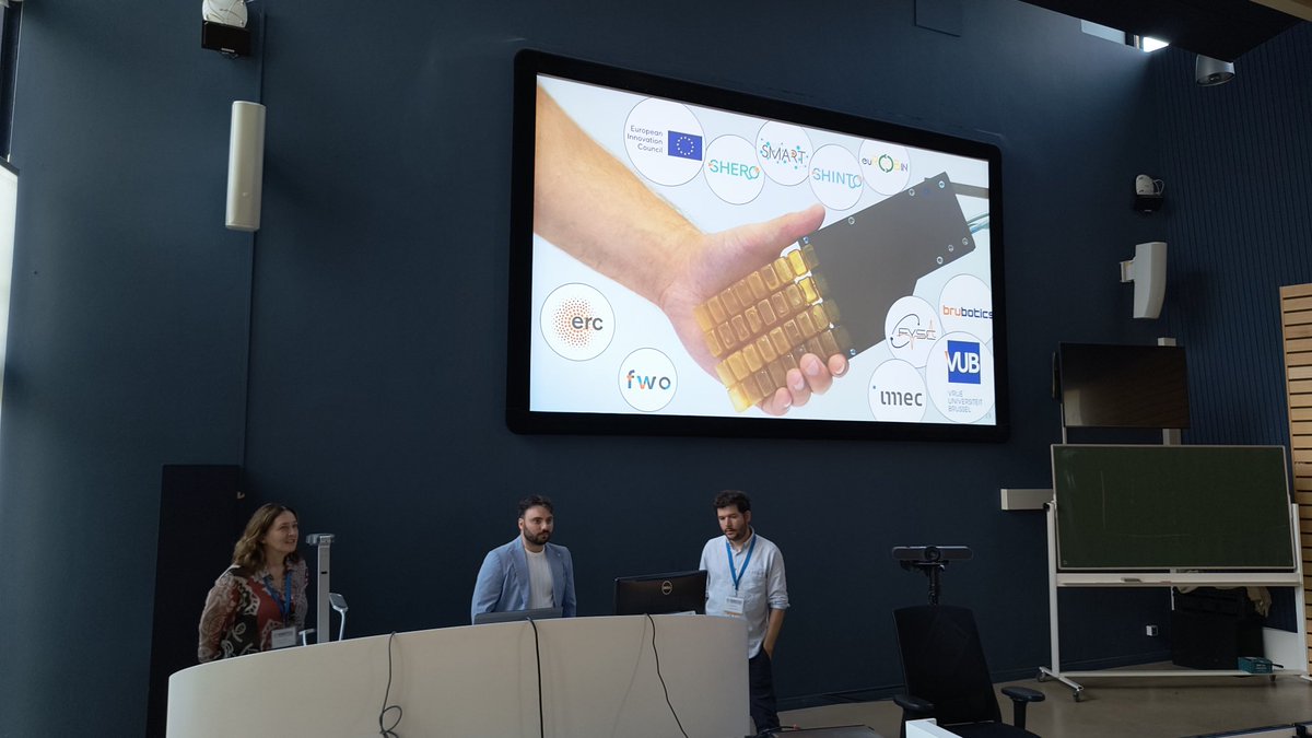 Pasquale Ferrentino presenting “Towards a sustainable robotics: Self-healing materials for soft robotics" during #RSS2024 workshop sites.google.com/unisi.it/robot…