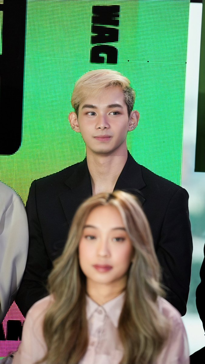 vxonofficial's tweet photo. VXON at the Media Conference of PhilPop x Himig Handog.
Stream โMHWGโ in all music streaming platforms.
interpreted by VXON and composed by Rob Angeles.
#PhilPopHimigHandogMediaCon
#PhilPop
#HimigHandog
#PxHTop12
#VXON https://t.co/mgGxrpsKXg