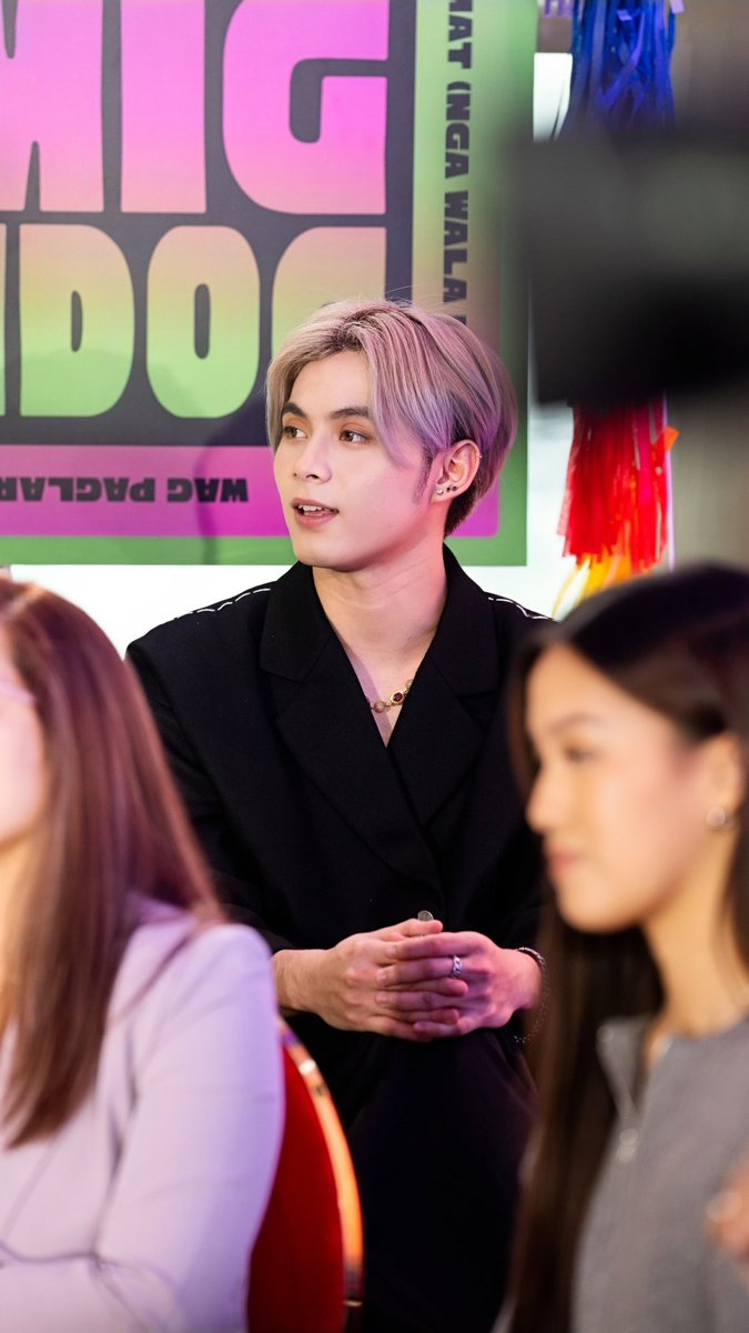 vxonofficial's tweet photo. VXON at the Media Conference of PhilPop x Himig Handog.
Stream โMHWGโ in all music streaming platforms.
interpreted by VXON and composed by Rob Angeles.
#PhilPopHimigHandogMediaCon
#PhilPop
#HimigHandog
#PxHTop12
#VXON https://t.co/mgGxrpsKXg