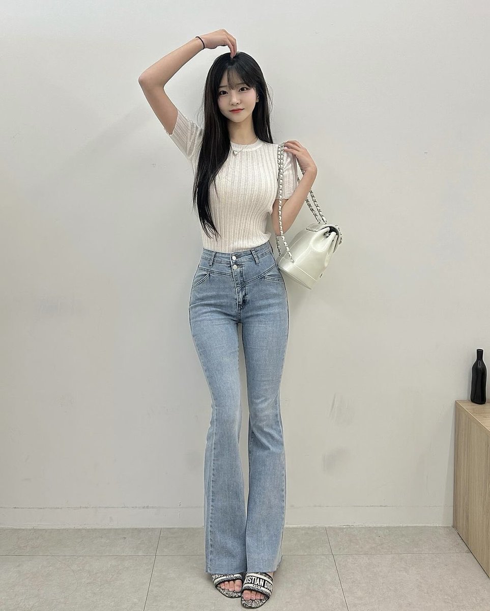 sin19266's tweet photo. 데이트 할 남성분 찾습니다 #섹트 https://t.co/DDpnxFdikY