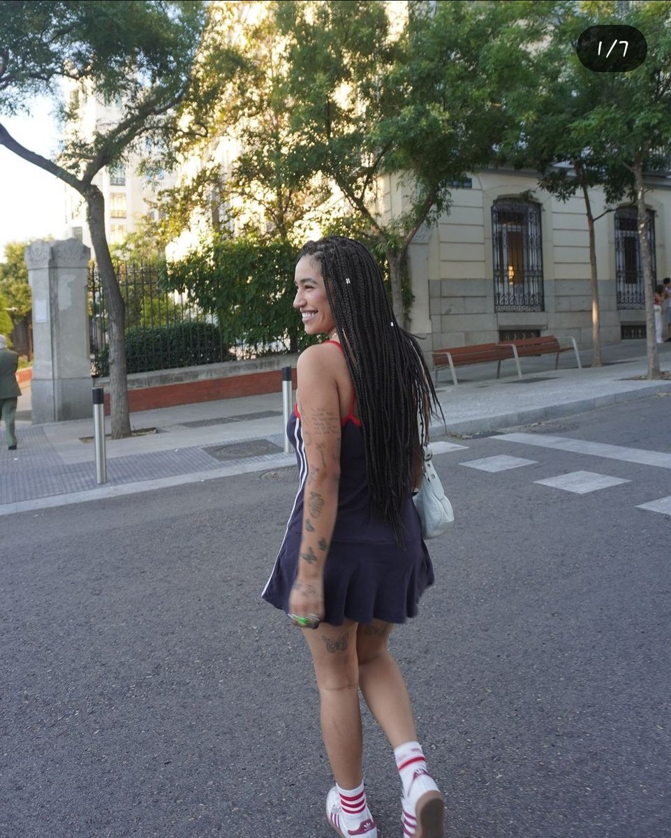cherizade's tweet photo. 11:11 Jimenita en este día especial queremos desearte mucha felicidad en tu vida, que sigas divirtiéndote, alegrando al mundo y disfrutando cada nuevo momento. Deseamos que en tu corazón siempre esté lleno de amor. Sigue brillando bonito, felices 23 JJ 🎂 https://t.co/9FV4slg5LJ