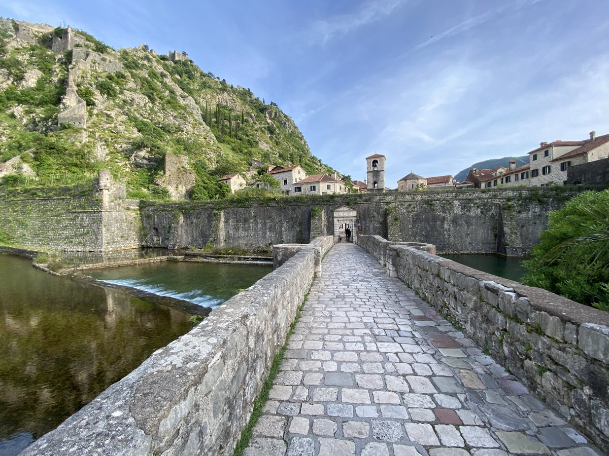 sommertravels's tweet photo. Looking towards the amazingly well preserved medieval walled town of #Kotor. Peter was exploring #Montenegro in May, putting the finishing touches to a new gulet cruise for autumn 2025.
#montenegrotravel #montenegrogulet #archaeologytour #escortedtours https://t.co/EerqazBrim