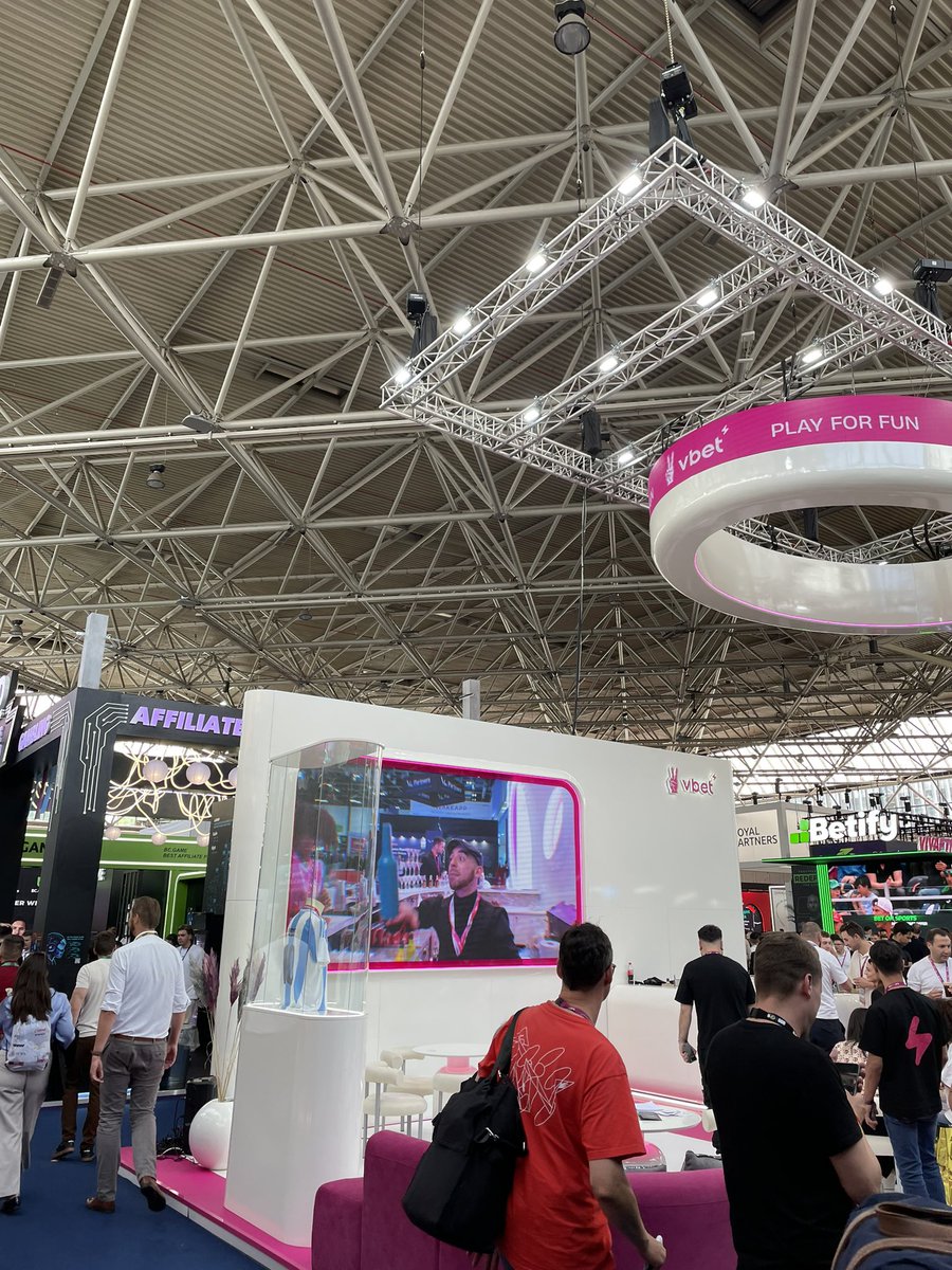 sergio_csv's tweet photo. Very productive couple of days at #iGBLive in Amsterdam. 

#iGB2024 #BetZillion @betzillioncom @iGamingBusiness https://t.co/Oi7MZ0bBnG