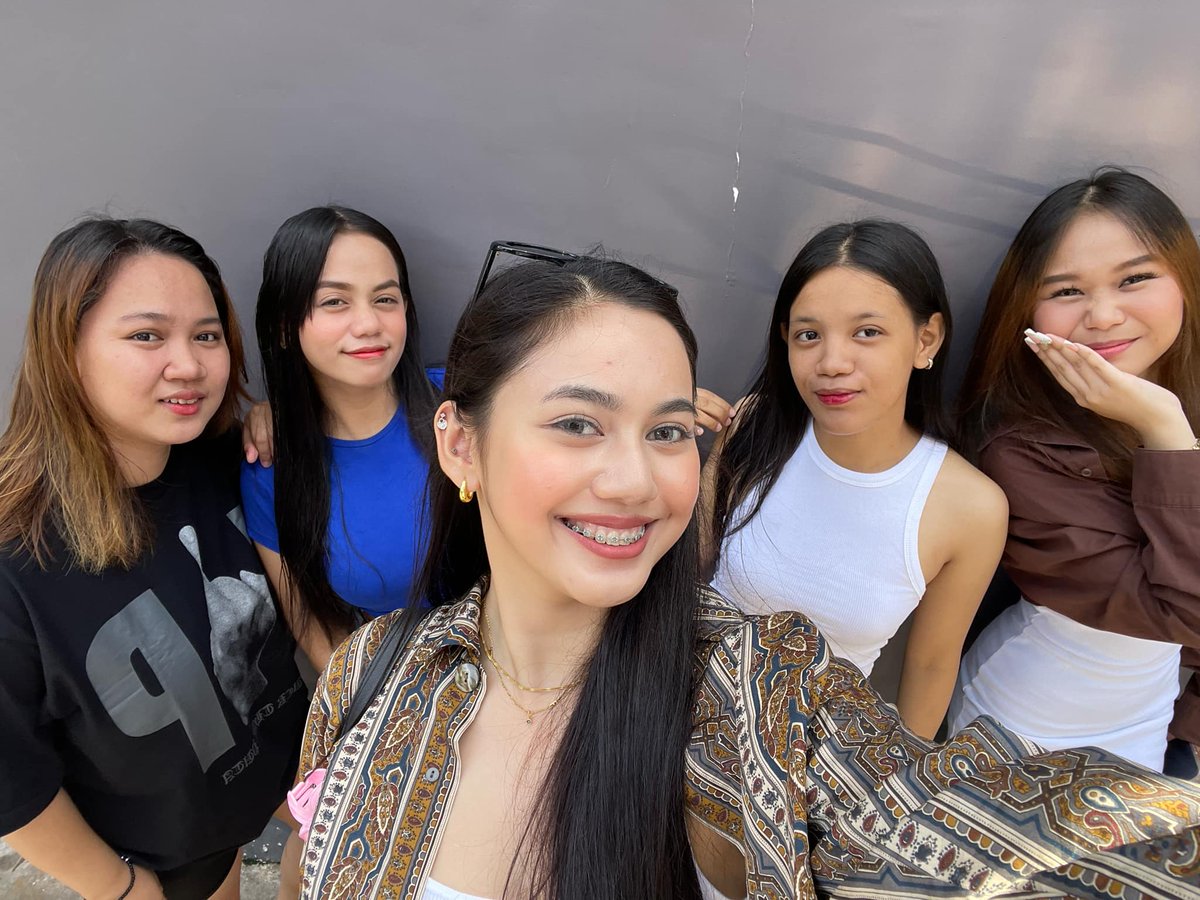 Itsyoooj11's tweet photo. cousin's💜 https://t.co/ASVFPvKY85