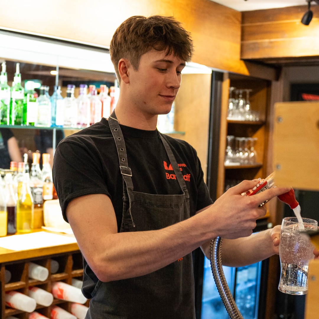 BACKendal's tweet photo. 🤩 Our team is expanding 🤩

We are looking for great people to join our catering department at various levels. 

If you are interested in working in a creative hub, with a friendly, dynamic team, take a look at some of our opportunities here: https://t.co/cf2HFV94Ny https://t.co/X89APQwMAA