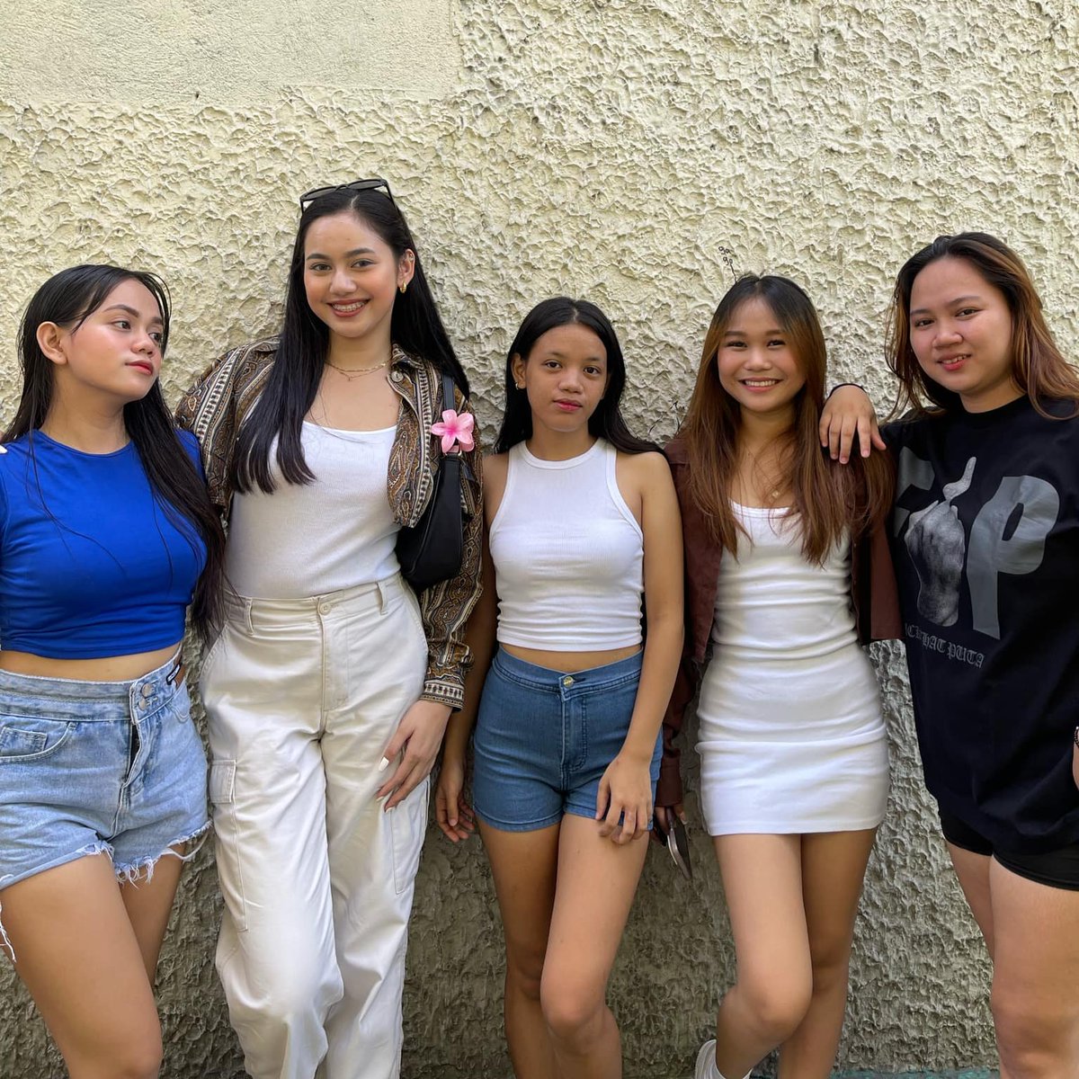 Itsyoooj11's tweet photo. cousin's💜 https://t.co/ASVFPvKY85