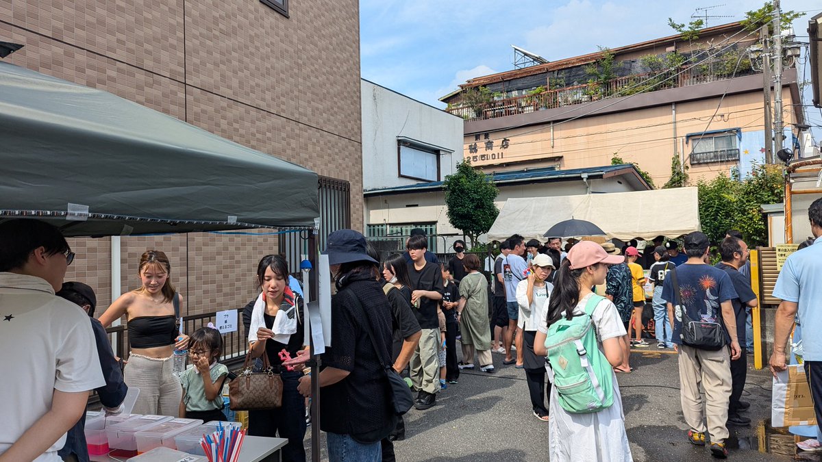 tama_yss's tweet photo. かき氷🍧大好評販売中です🎐
#福生 #七夕 #祭り https://t.co/ja7qBvZNea