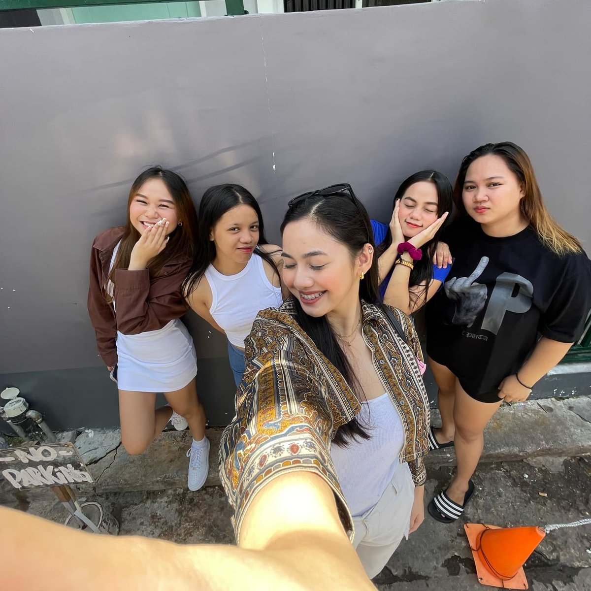 Itsyoooj11's tweet photo. cousin's💜 https://t.co/ASVFPvKY85
