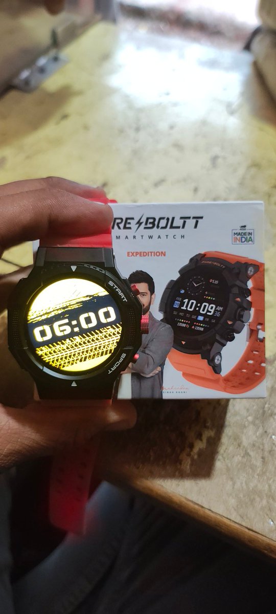 Anand143Ak's tweet photo. Ordered 2 piece fireboltt expedition watch in flipkart i received same box what i ordered but watch is not same this scam from flipkart and fireboltt what and the watch which one i received the same watch sold for 1299 in flipkart @flipkartsupport @Flipkart @fireboltt__ https://t.co/nkOlI52Fdt