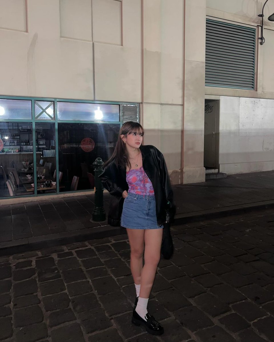 BrenSofie's tweet photo. 🌑 https://t.co/riPLChufh0