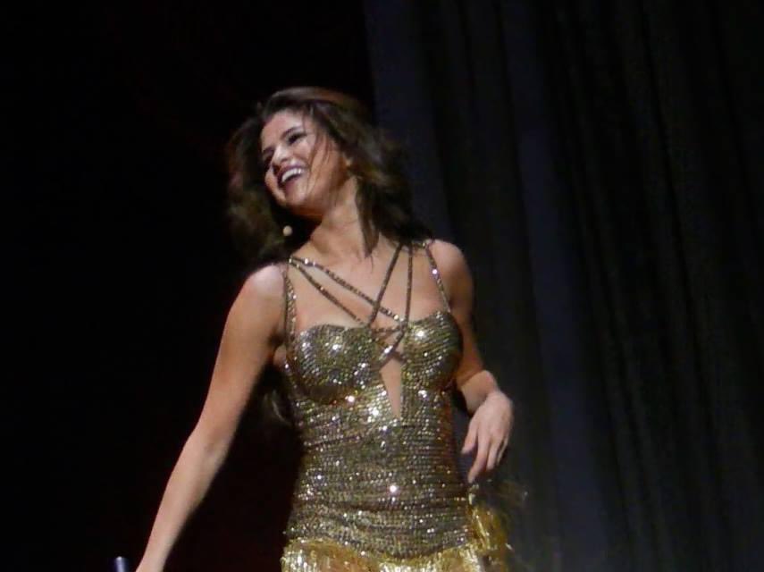 BeccaBTalksTV's tweet photo. 🤩💫 #11YearsofStarsDance @SelenaFanClub https://t.co/fq0RQZZAIY