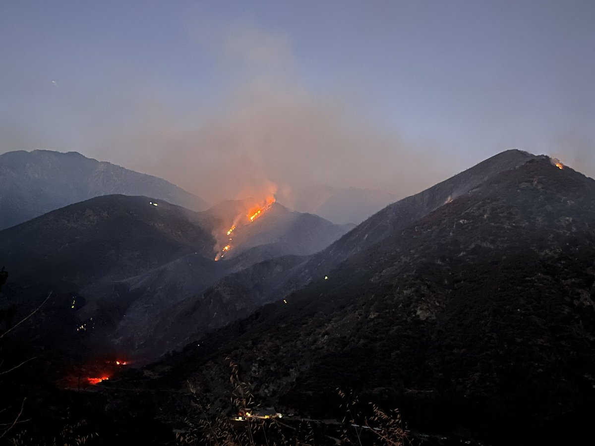 <a href="/CHPsouthern/">CHP Southern</a> <a href="/LACOFD/">LACoFD</a> <a href="/LASDHQ/">LA County Sheriffs</a> <a href="/CAL_FIRE/">CAL FIRE</a> <a href="/VCFD/">Ventura County Fire</a> #ForkFire 
Current acreage is 330. Firefighters have put hoselay and handline on the two flanks of the wildfire. 

<a href="/Angeles_NF/">Angeles National Forest</a> night flying firefighting helicopter will be working throughout the night along with assistance by partners <a href="/LACO/">Colin Lau</a>: inciweb.wildfire.gov/incident-infor…
