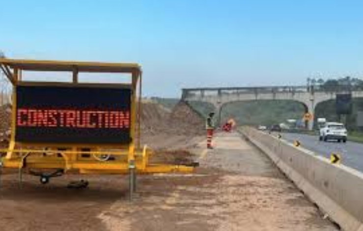 _ArriveAlive's tweet image. Maintenance work at the Indezi River Bridge  buff.ly/4d5zDla

#ArriveAlive #MaintenanceWork #IndeziRiverBridge @N3Route