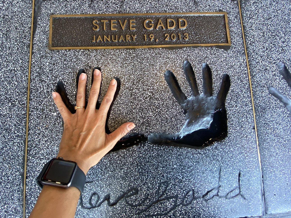 kimaguretabiya's tweet photo. 【  USA🇺🇸 】＜Los  Angels＞

／
手と手をあわせて🙏
幸せーーー🥹🥹🥹
＼

#LosAngeles #GuitarCenter #JohnLeeHooker #CaroleKing #BuddyGuy #SteveGadd #worldtrip #アメリカ横断旅 https://t.co/oLv9642RmF