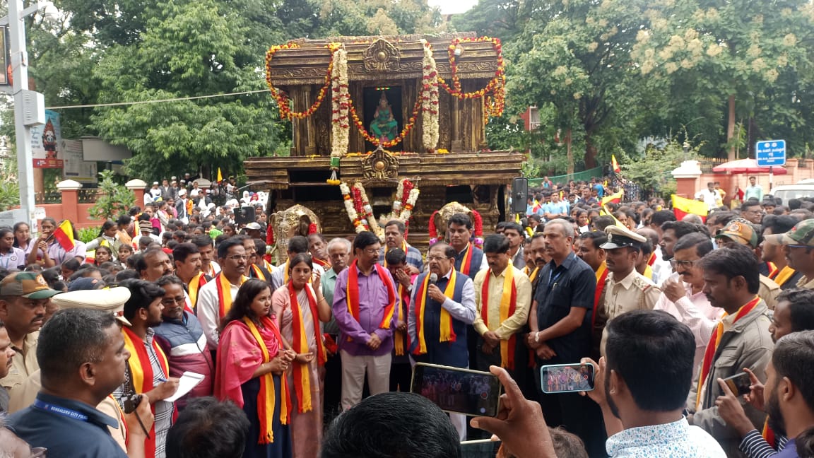 Commissionertmk's tweet photo. ಕನ್ನಡ ರಥಯಾತ್ರೆ https://t.co/4DmBBi8r1c