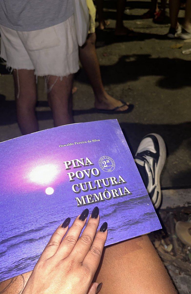 No rolê de 3 da manhã ganho esse presente de uma pessoa que visitou minha exposição sobre o território do Pina 😍