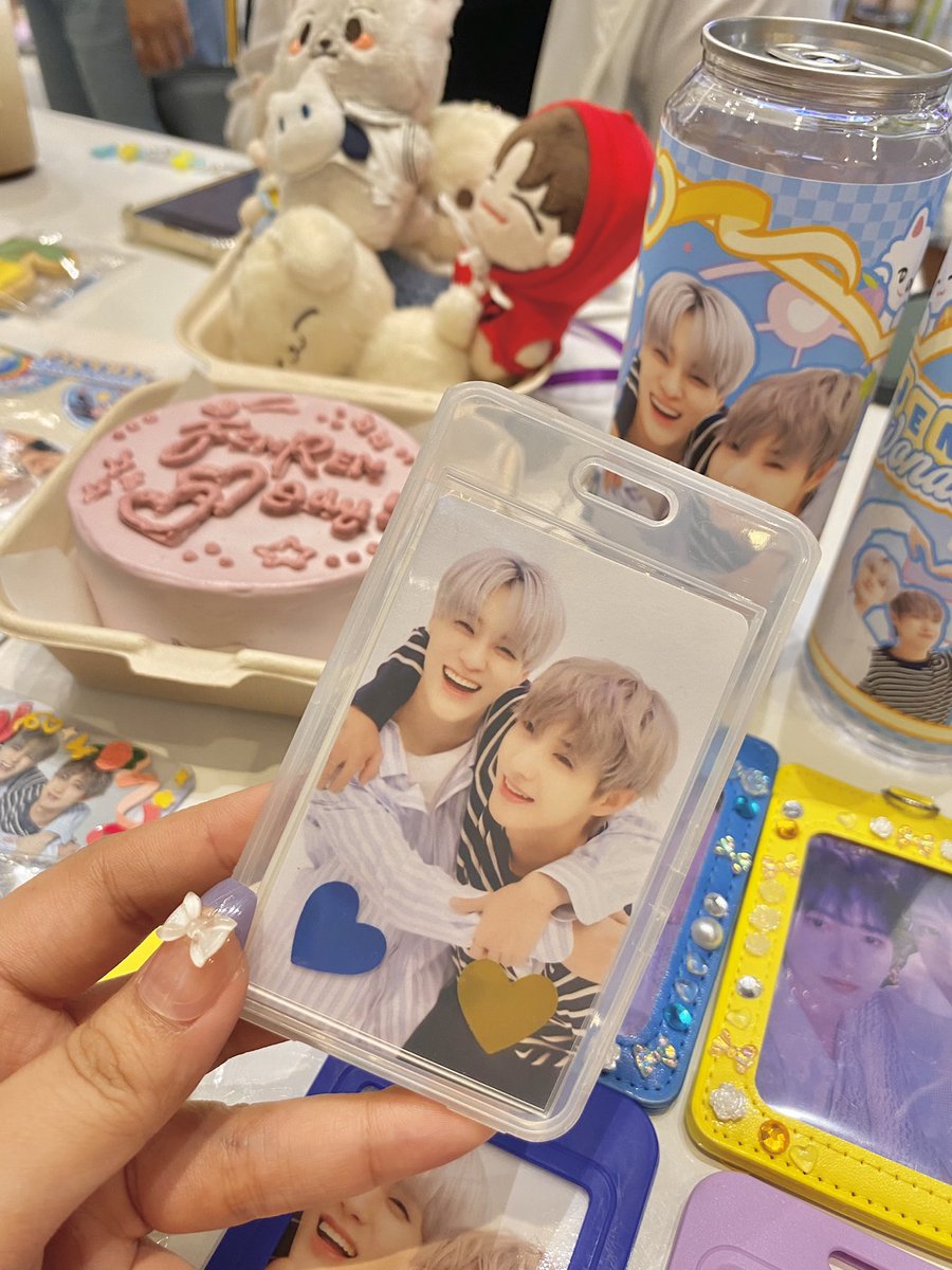 Thank you <a href="/jenrendayph/">JENREN WONDERLAND ᯓ ᡣ𐭩</a> for the wonderful cansleeve event! Everything is so pretty 🥹💛🩵

#젠런 #happyjenrenday #jenrenwonderland