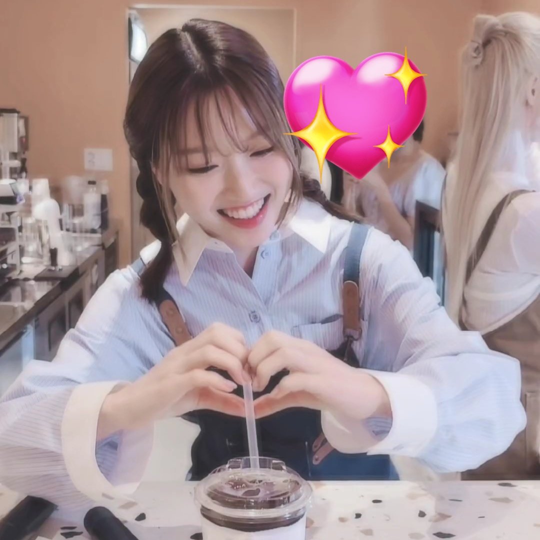 4Lutzzz's tweet image. 240720 디마뮤 일일카페
시나모롤 공주님의 오이시꾸나레🫶

#루셈블 #LOOSSEMBLE #고원 #Gowon