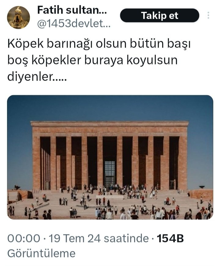 Yazık, sokakta kalmış galiba!..

Kendine kalacak yer arayan bu kişiye yardımcı olur musunuz?

<a href="/AliYerlikaya/">Ali Yerlikaya</a> 
<a href="/TC_icisleri/">T.C. İçişleri Bakanlığı</a> 
<a href="/EmniyetGM/">Türk Polis Teşkilatı</a>
<a href="/tcbestepe/">T.C. Cumhurbaşkanlığı</a>